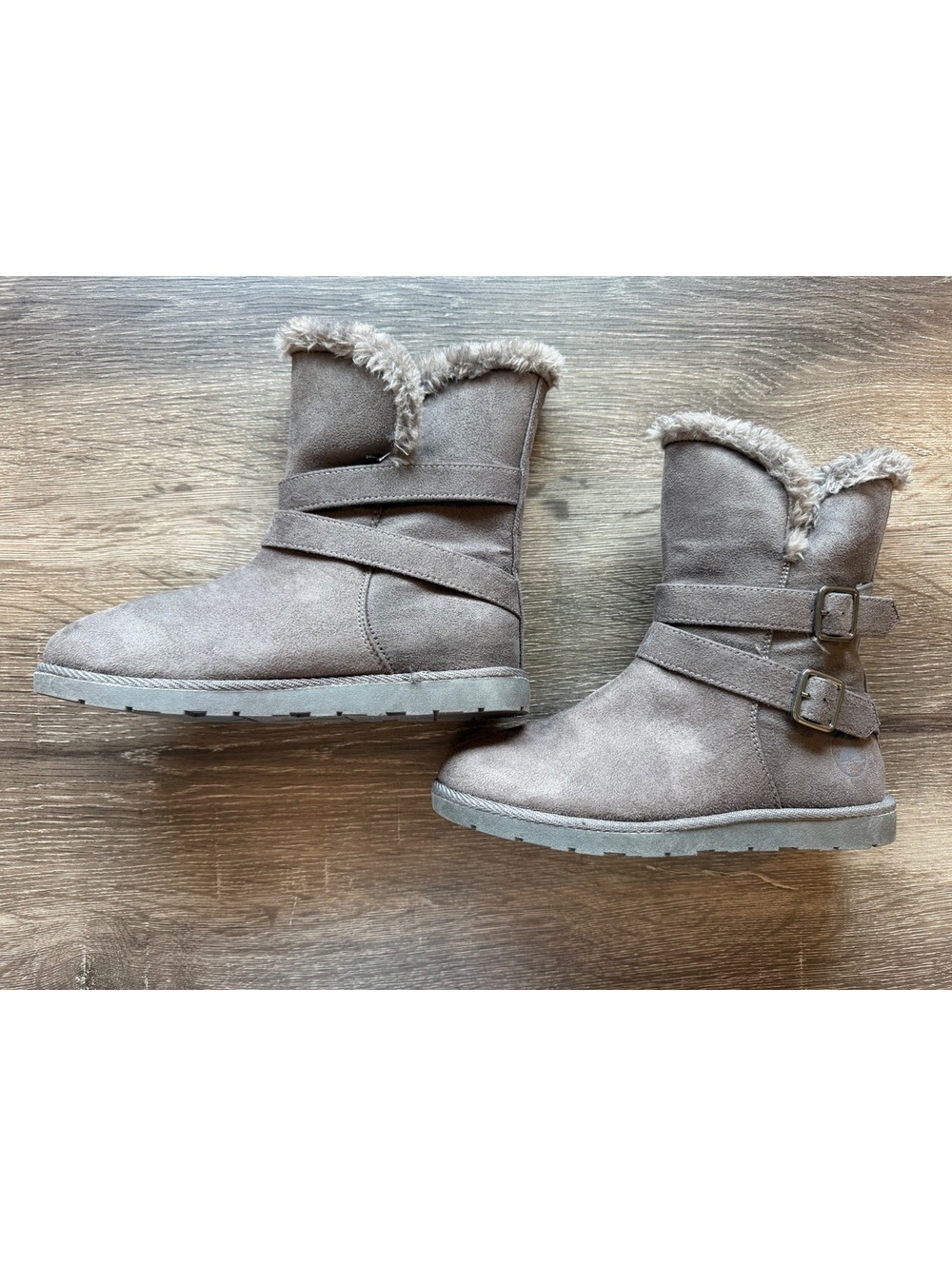 Airwalk Women’s Faux Suede Faux Fur Winter Boots Gray Size 7 Buckle Mid Calf